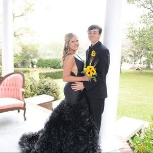 Black Sherri Hill Prom dress